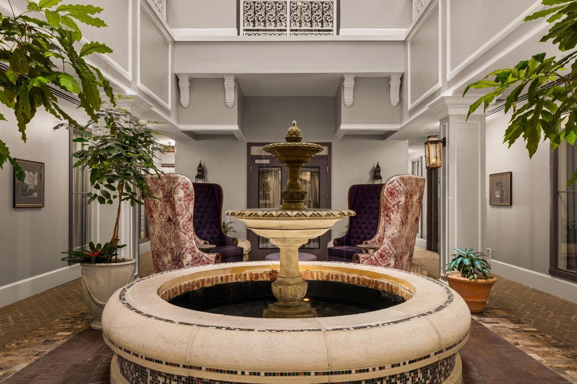 Club Wyndham La Belle Maison New Orleans Exterior photo