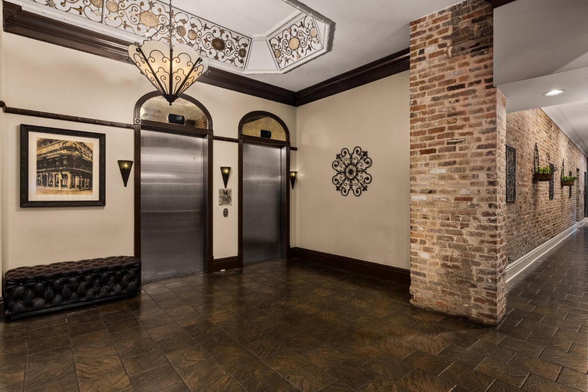 Club Wyndham La Belle Maison New Orleans Exterior photo