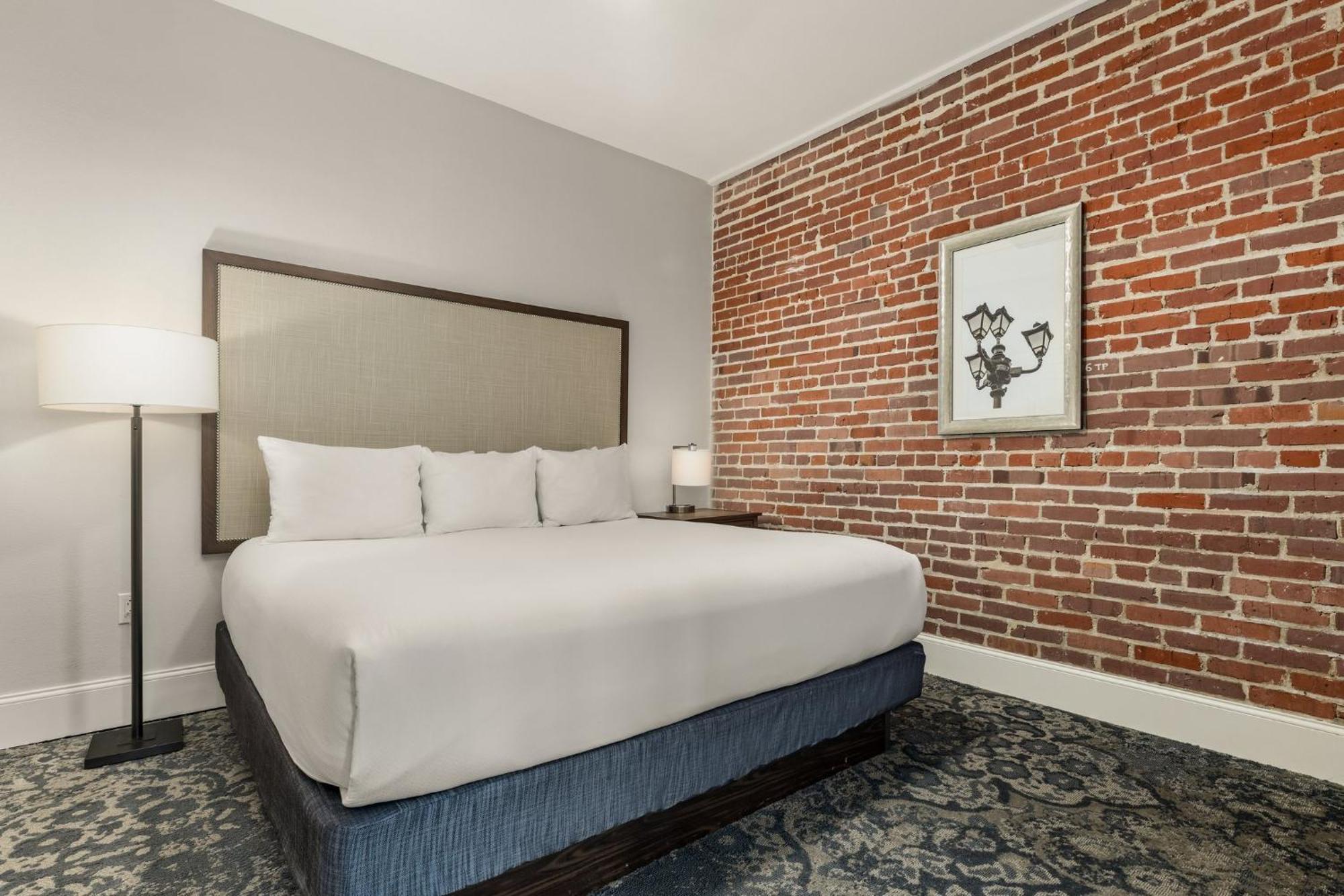 Club Wyndham La Belle Maison New Orleans Exterior photo