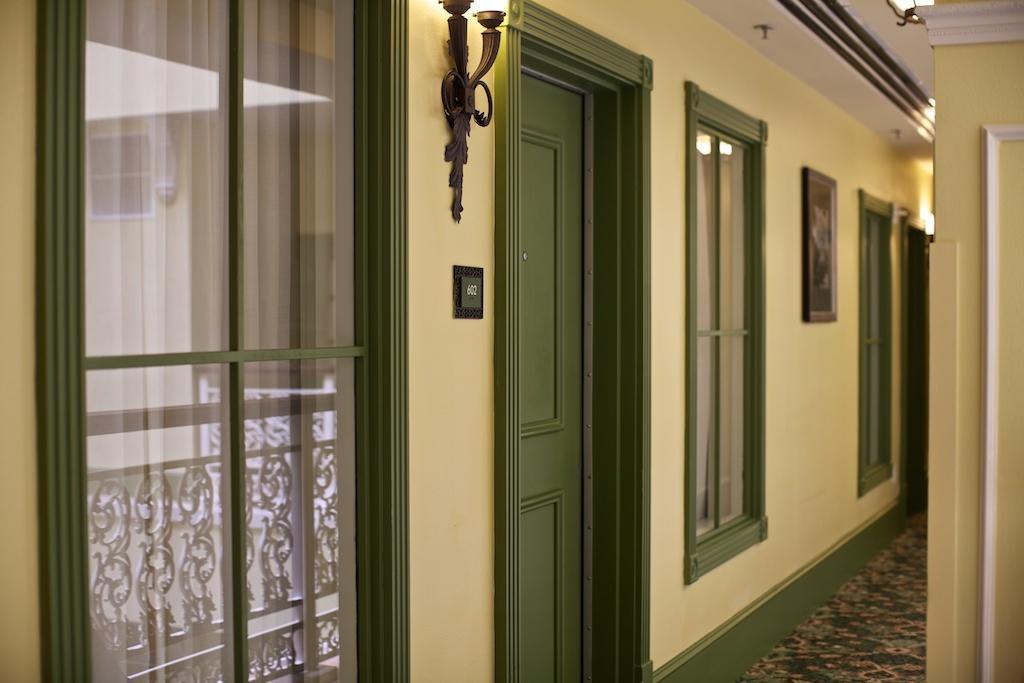 Club Wyndham La Belle Maison New Orleans Exterior photo